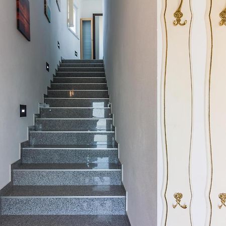 Stunning Apartment In Fazana With House Sea View Екстер'єр фото