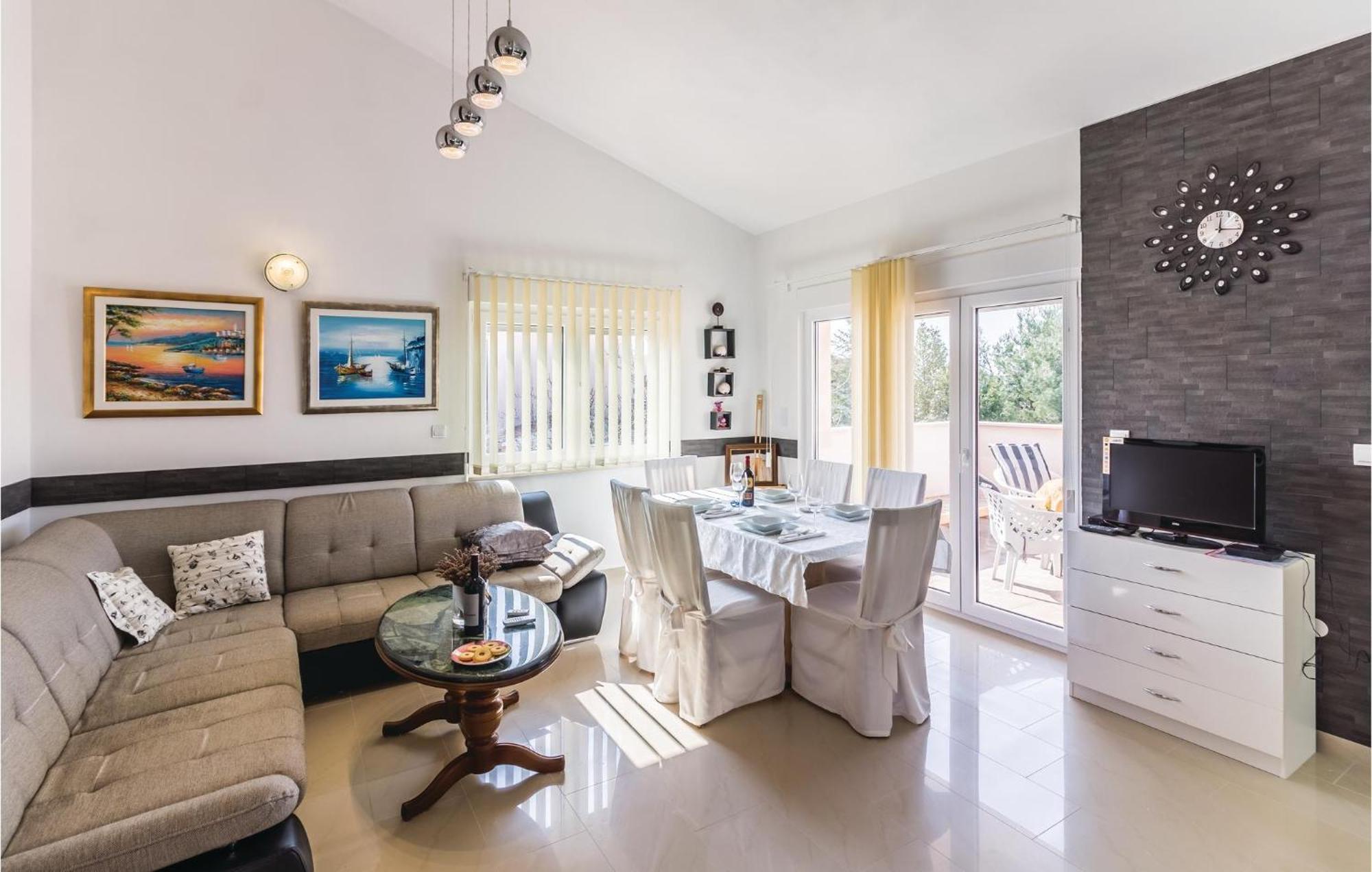 Stunning Apartment In Fazana With House Sea View Екстер'єр фото