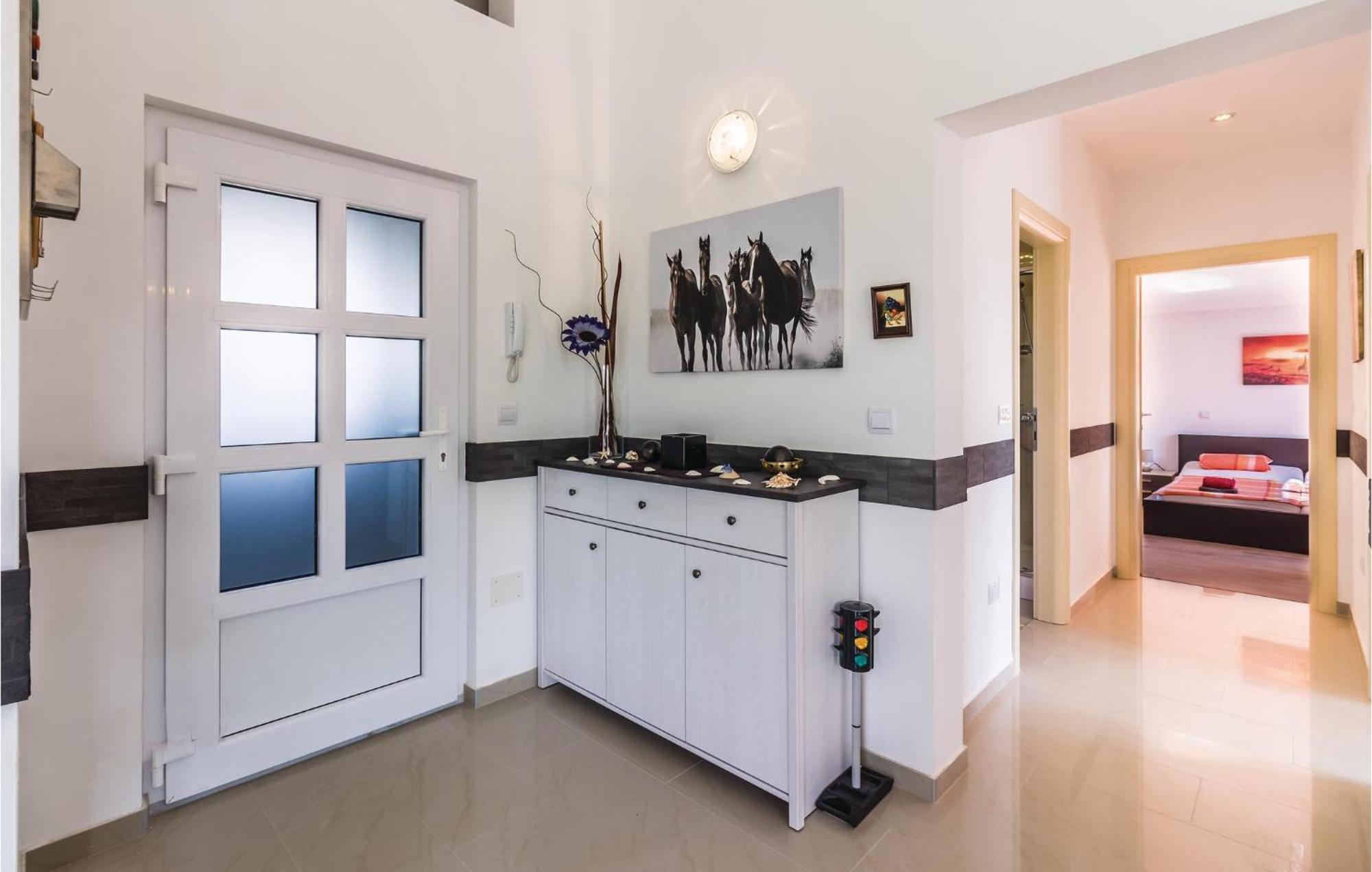 Stunning Apartment In Fazana With House Sea View Екстер'єр фото