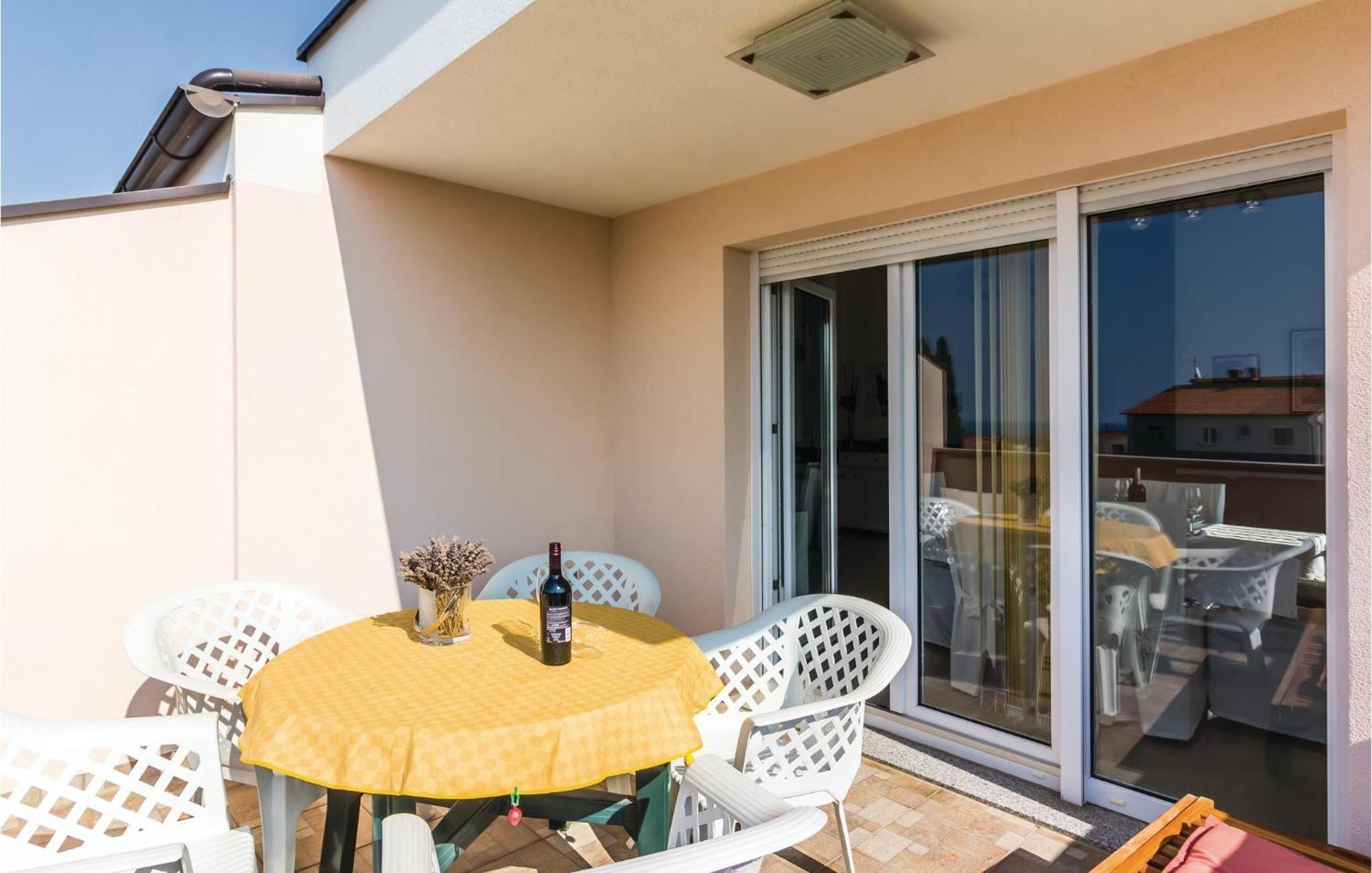 Stunning Apartment In Fazana With House Sea View Екстер'єр фото
