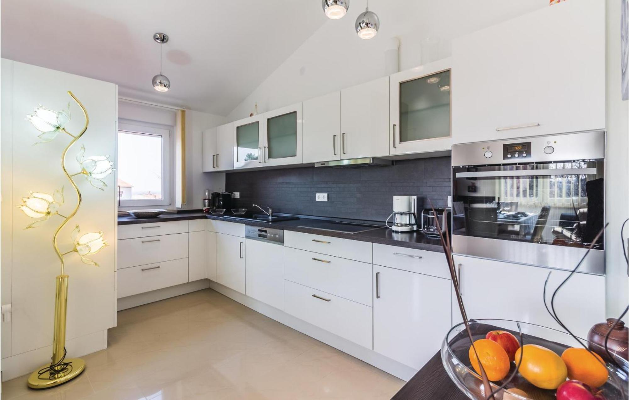 Stunning Apartment In Fazana With House Sea View Екстер'єр фото