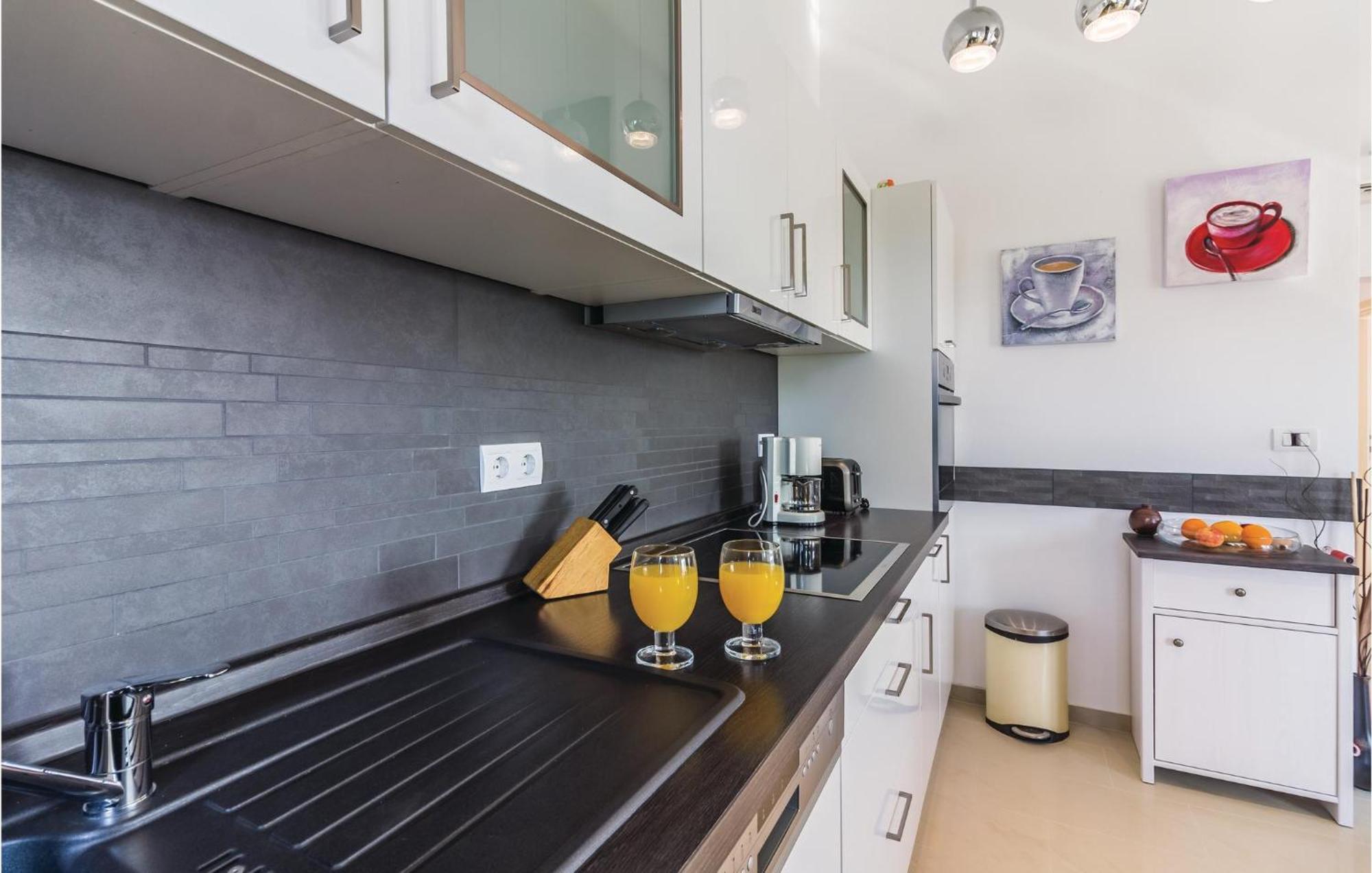 Stunning Apartment In Fazana With House Sea View Екстер'єр фото