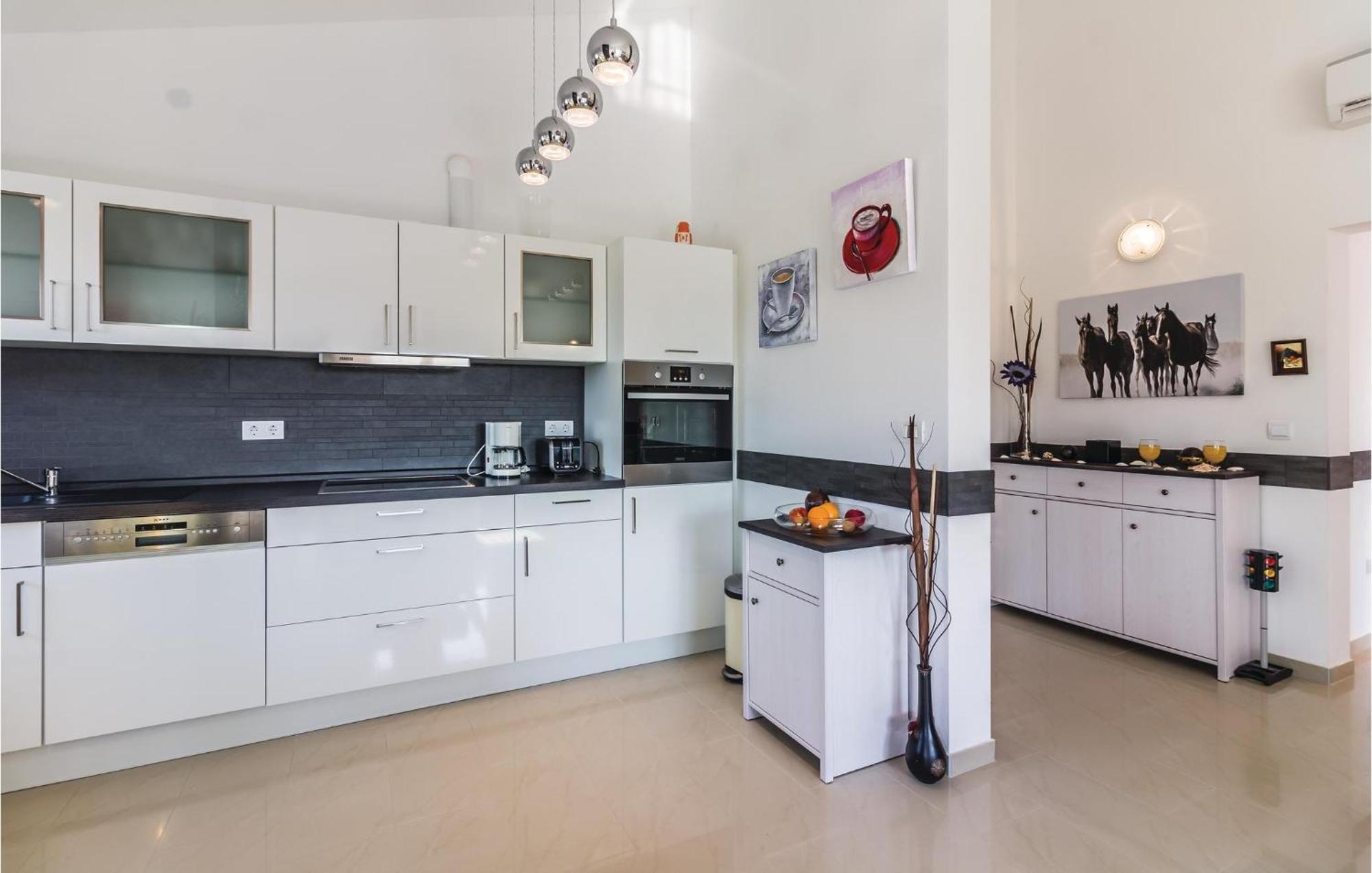 Stunning Apartment In Fazana With House Sea View Екстер'єр фото